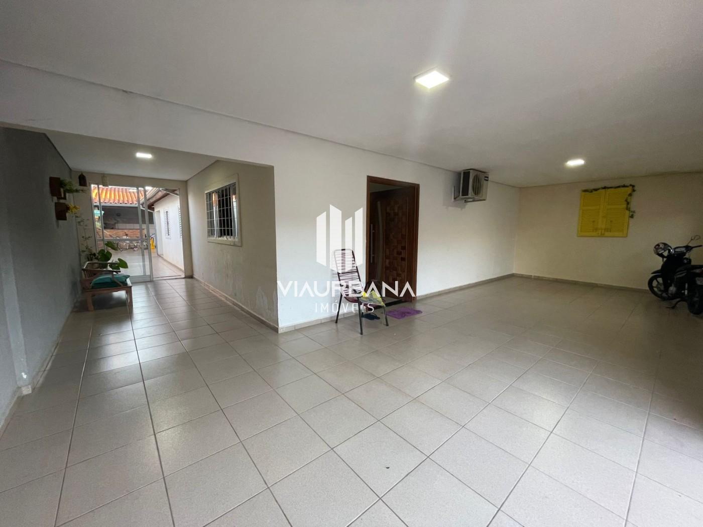 Casa à venda com 3 quartos, 250m² - Foto 2