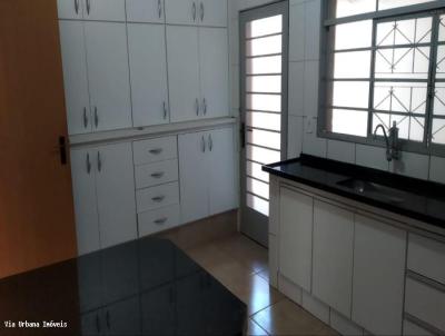 Casa para Venda, em Pederneiras, bairro Jd. das Palmeiras, 3 dormitórios, 2 banheiros, 1 suíte, 2 vagas
